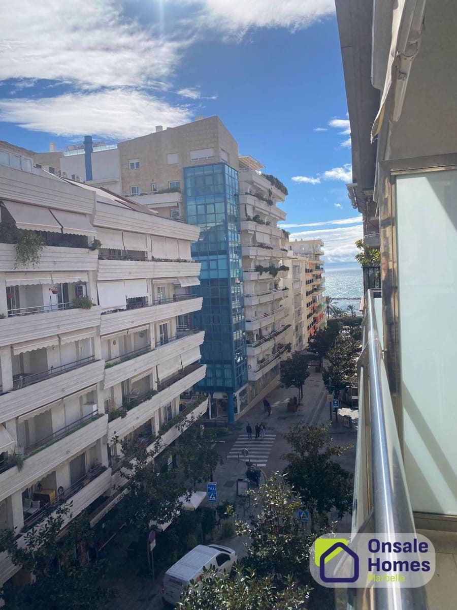 2 bedroom Apartment for sale in Marbella with garage - € 750,000 (Ref: 9854855)
