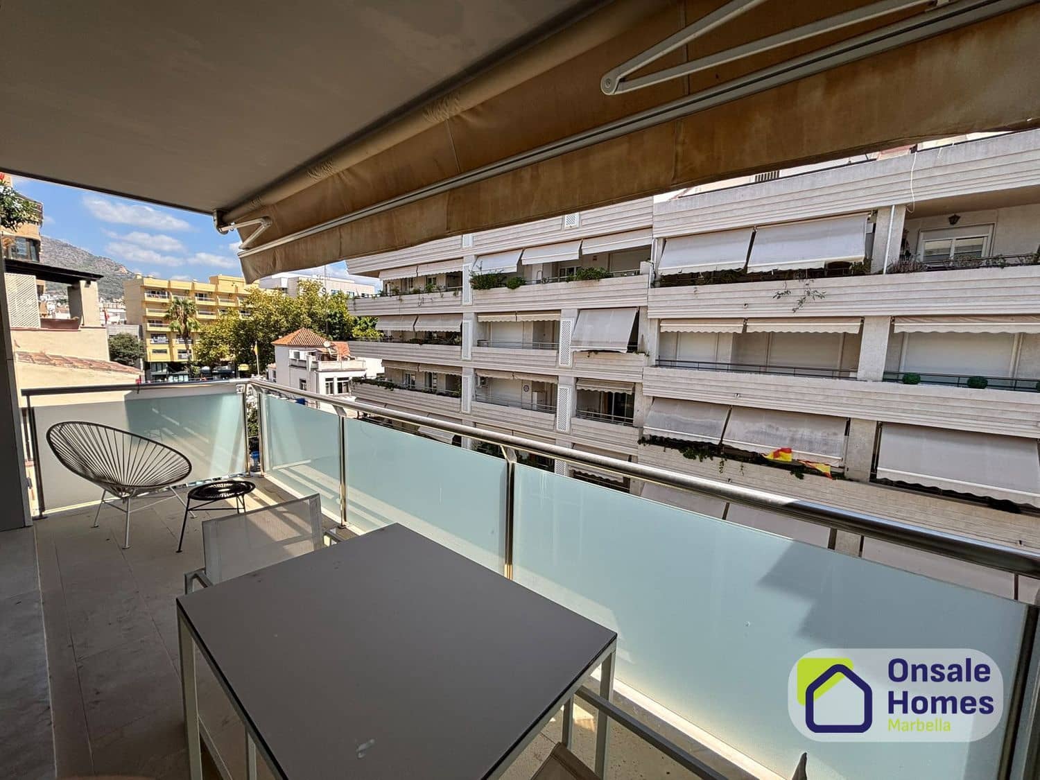 2 soveværelse Lejlighed til salg i Marbella med garage - € 725.000 (Ref: 9854855)