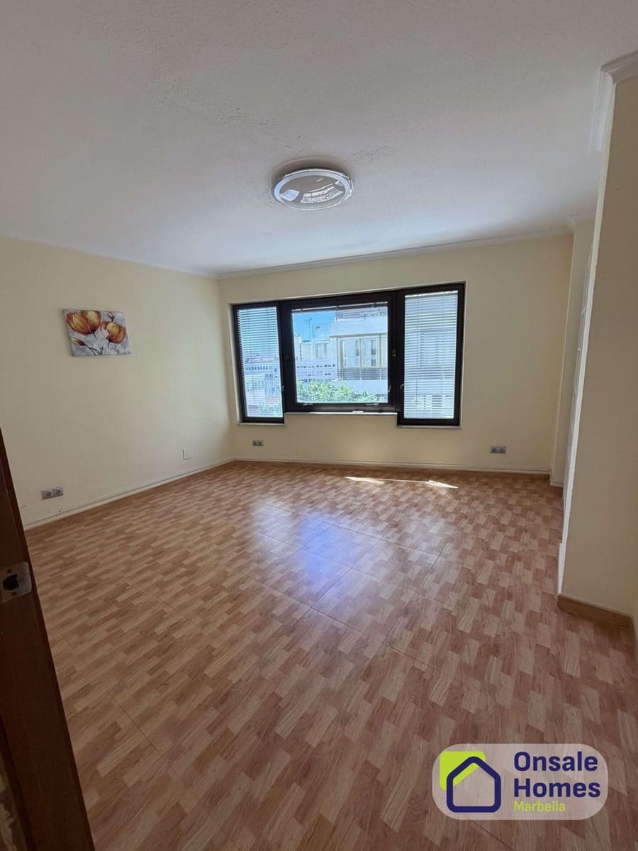 Bureau à vendre à Marbella - 340 000 € (Ref: 9854856)
