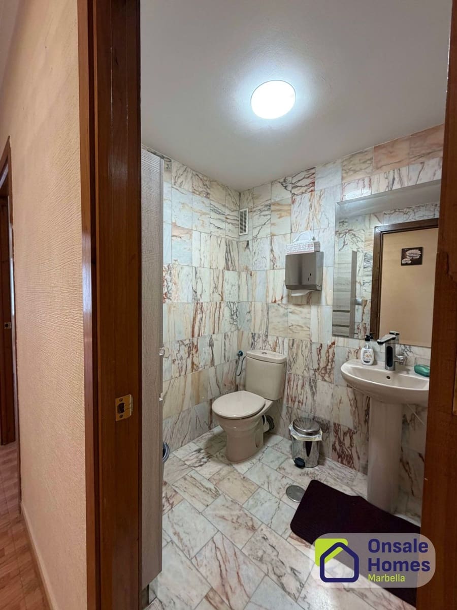 Bureau à vendre à Marbella - 340 000 € (Ref: 9854856)