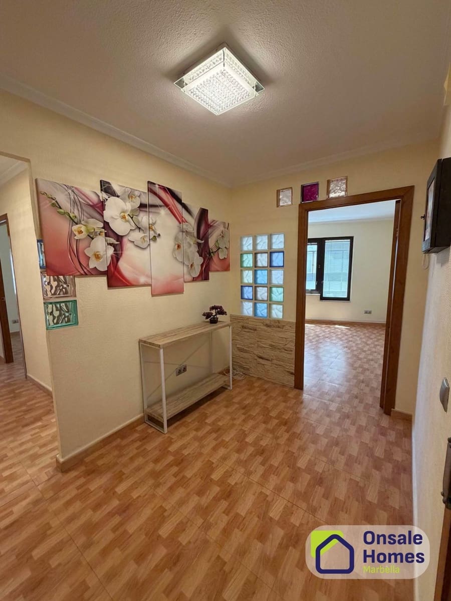 Bureau à vendre à Marbella - 340 000 € (Ref: 9854856)