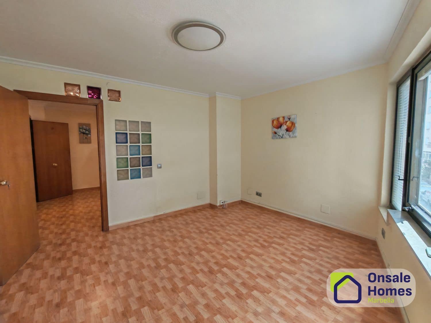 Bureau à vendre à Marbella - 340 000 € (Ref: 9854856)