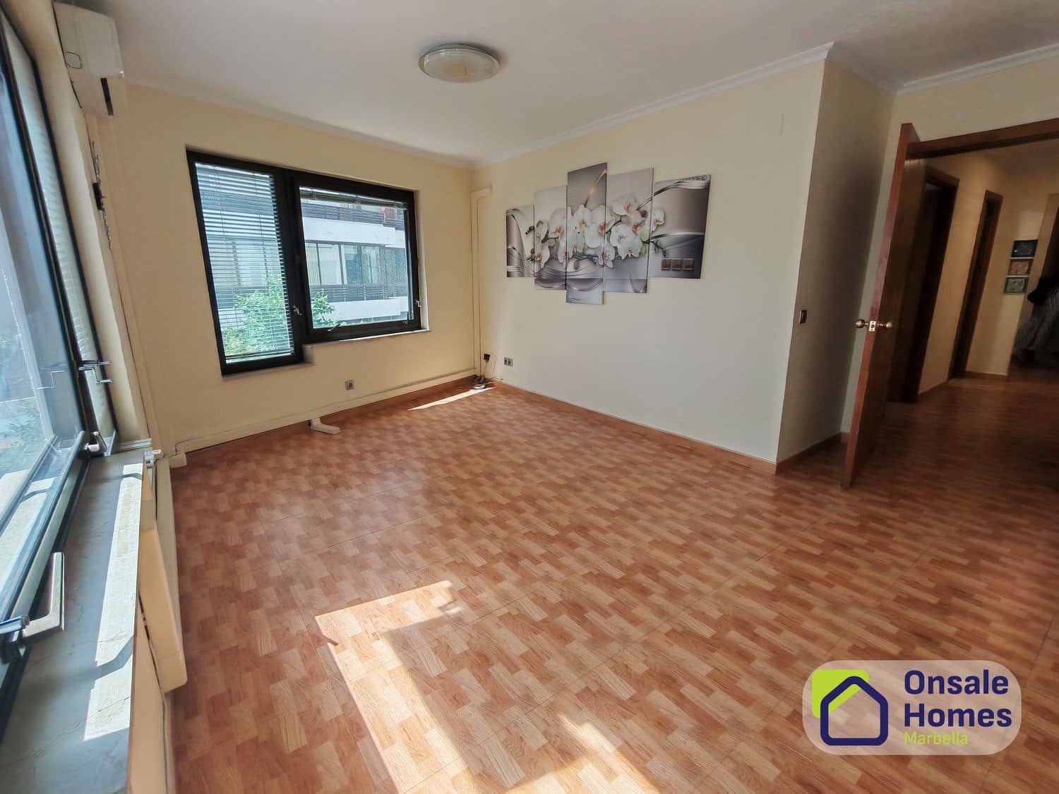 Bureau à vendre à Marbella - 340 000 € (Ref: 9854856)