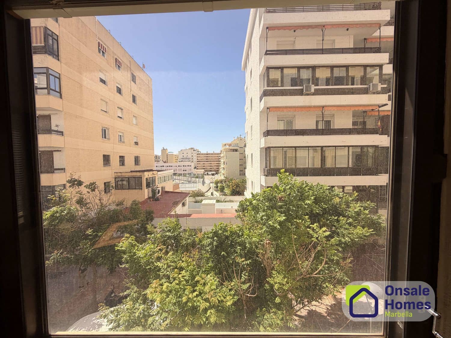 Bureau à vendre à Marbella - 340 000 € (Ref: 9854856)