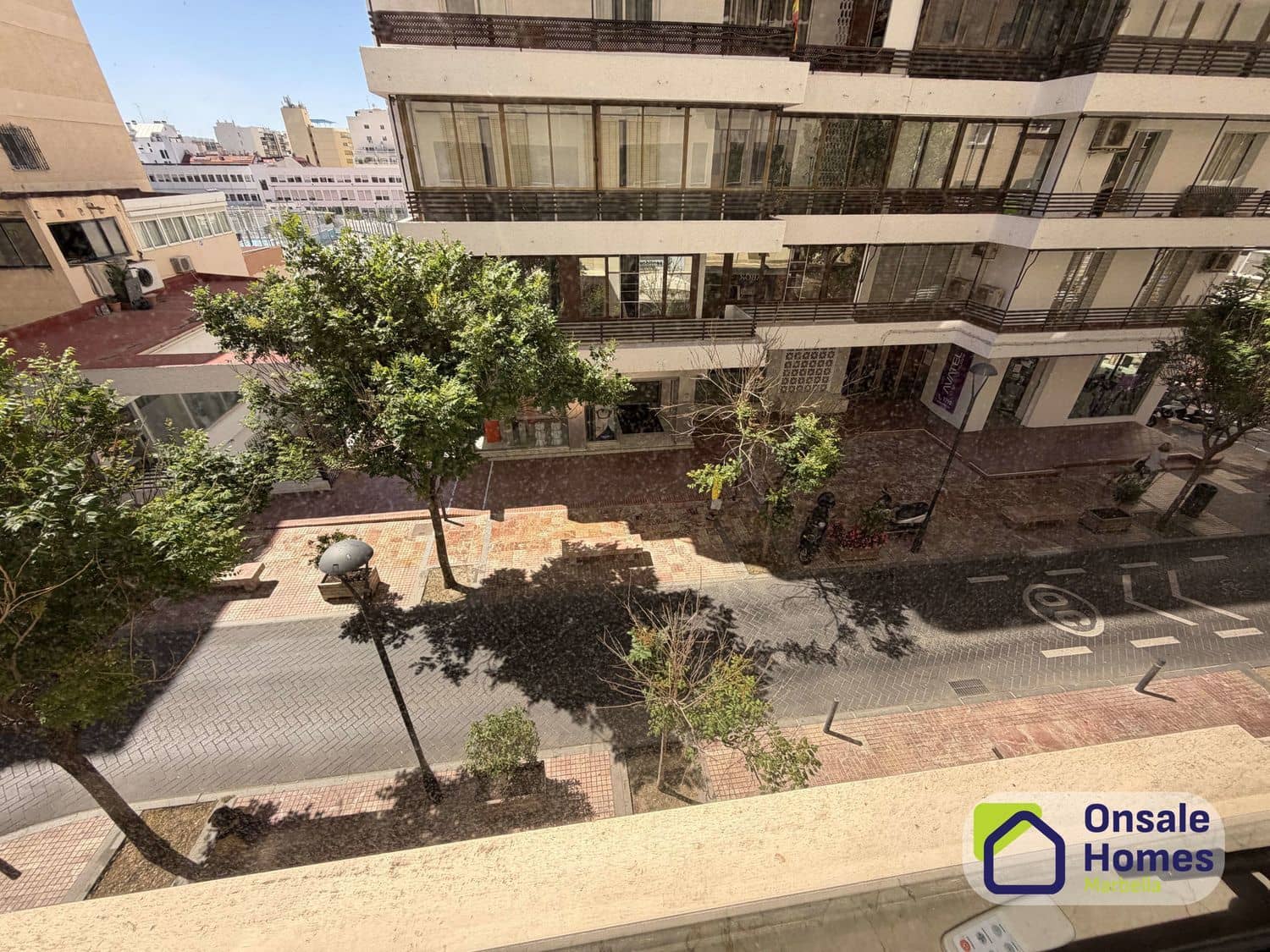 Bureau à vendre à Marbella - 340 000 € (Ref: 9854856)