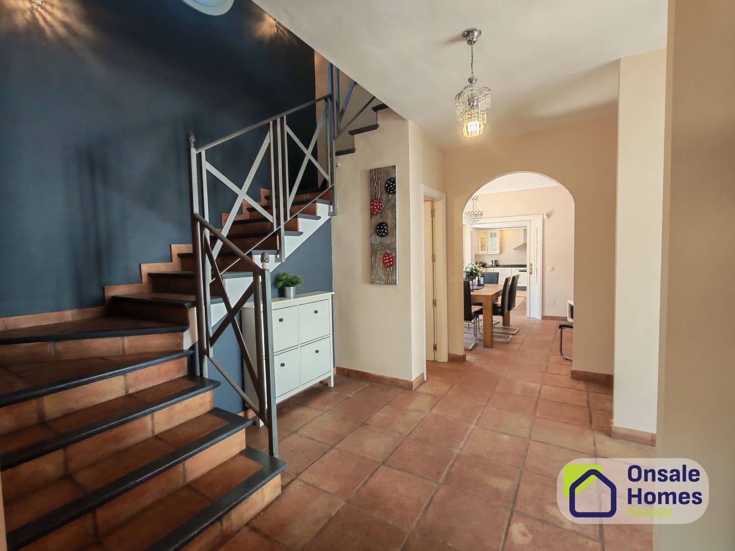 5 soveværelse Villa til leje i Golden Mile med swimmingpool garage - € 9.000 (Ref: 9854857)
