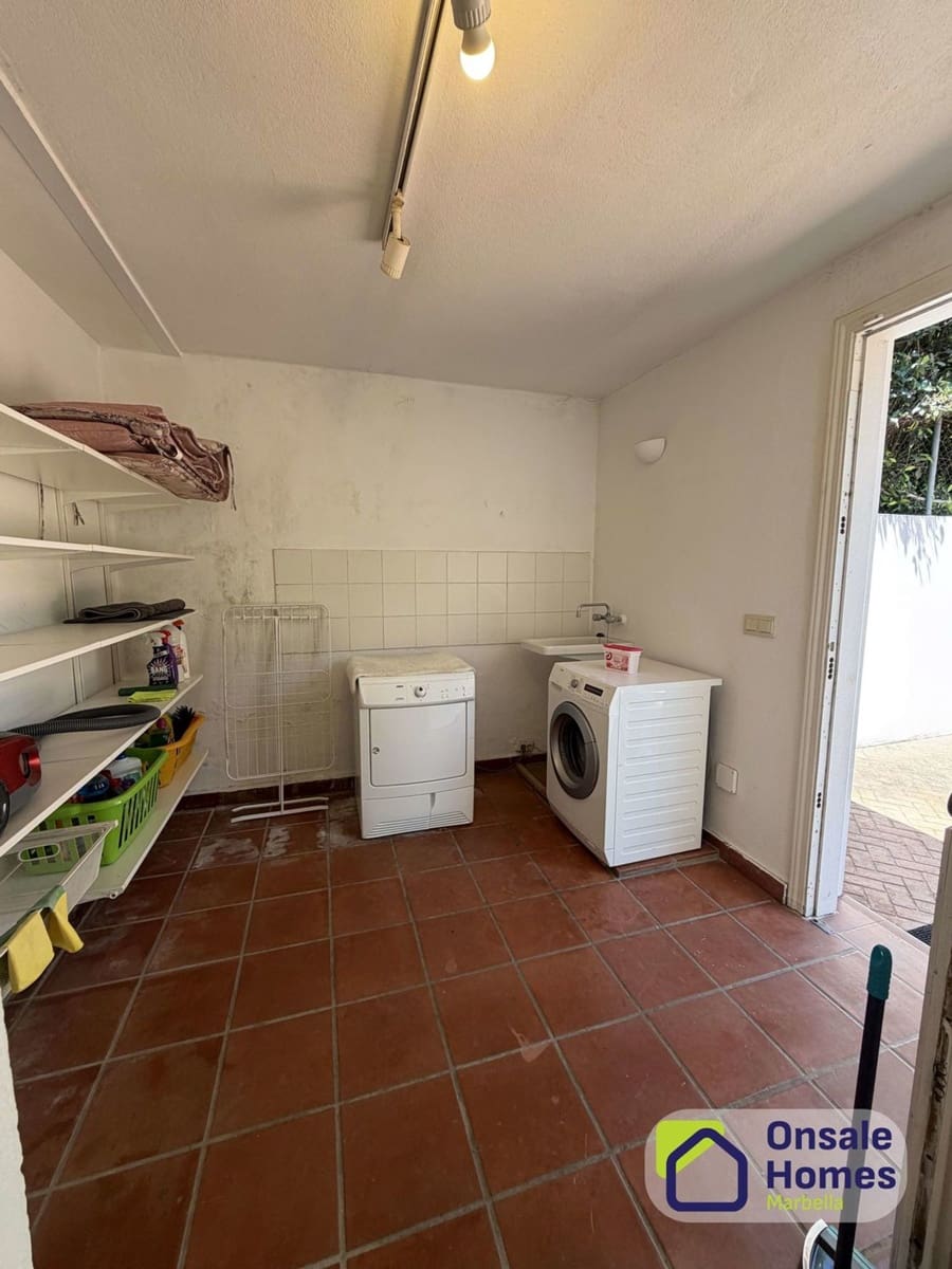 5 soveværelse Villa til leje i Golden Mile med swimmingpool garage - € 9.000 (Ref: 9854857)
