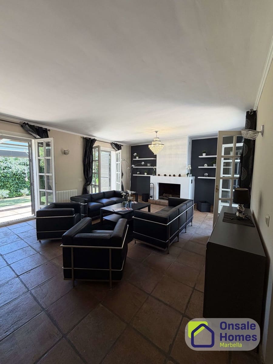 5 soveværelse Villa til leje i Golden Mile med swimmingpool garage - € 9.000 (Ref: 9854857)