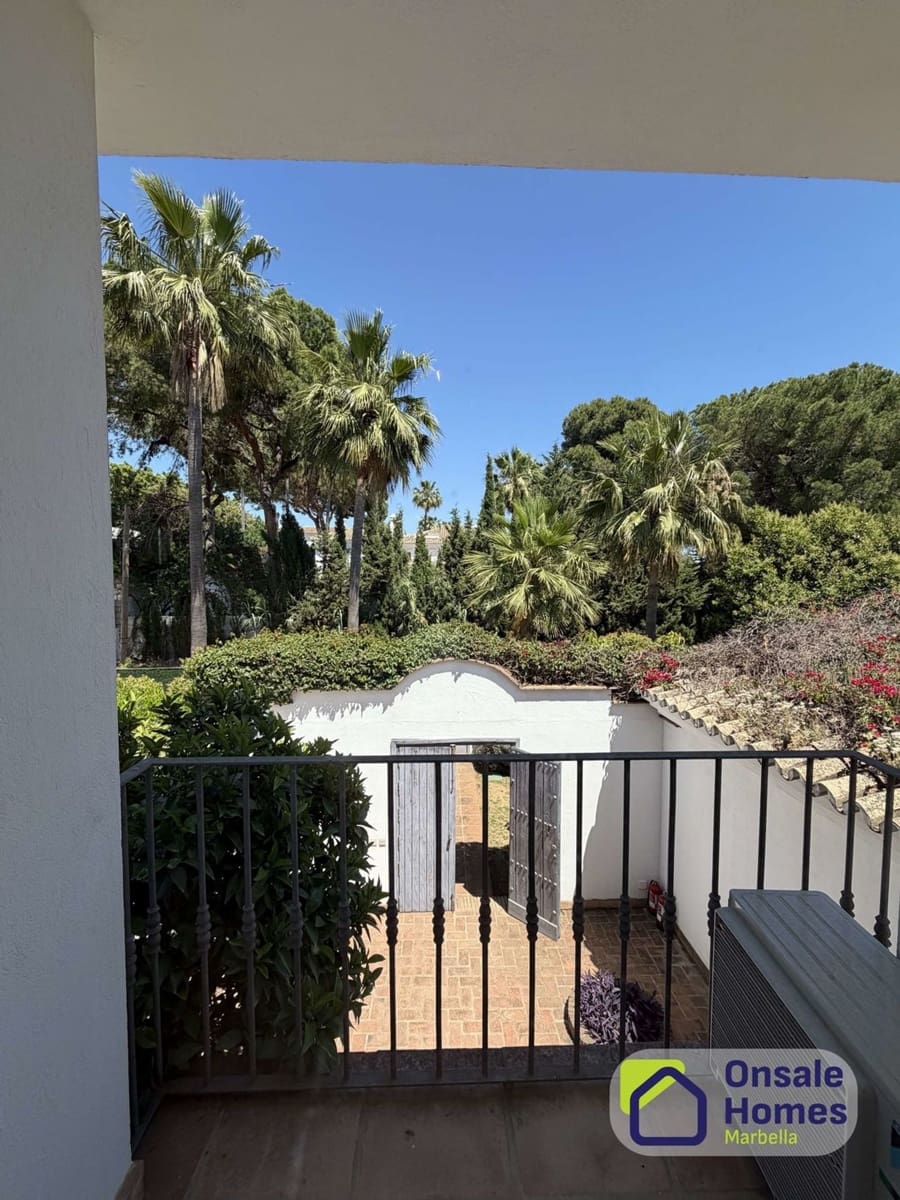 5 soveværelse Villa til leje i Golden Mile med swimmingpool garage - € 9.000 (Ref: 9854857)