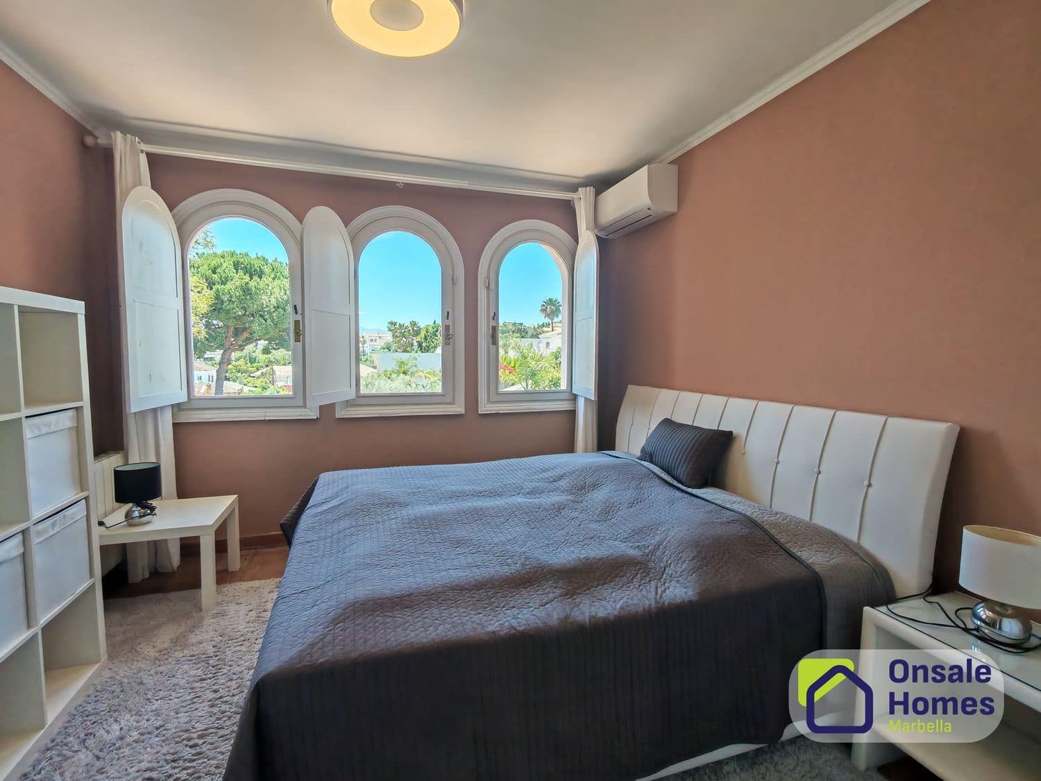5 soveværelse Villa til leje i Golden Mile med swimmingpool garage - € 9.000 (Ref: 9854857)