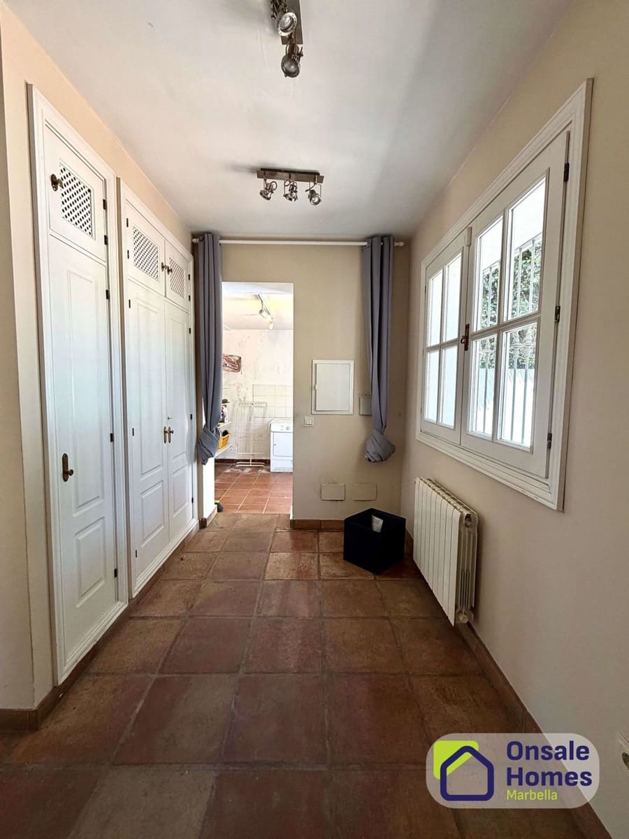 5 quarto Moradia para arrendar em Golden Mile com piscina garagem - 9 000 € (Ref: 9854857)