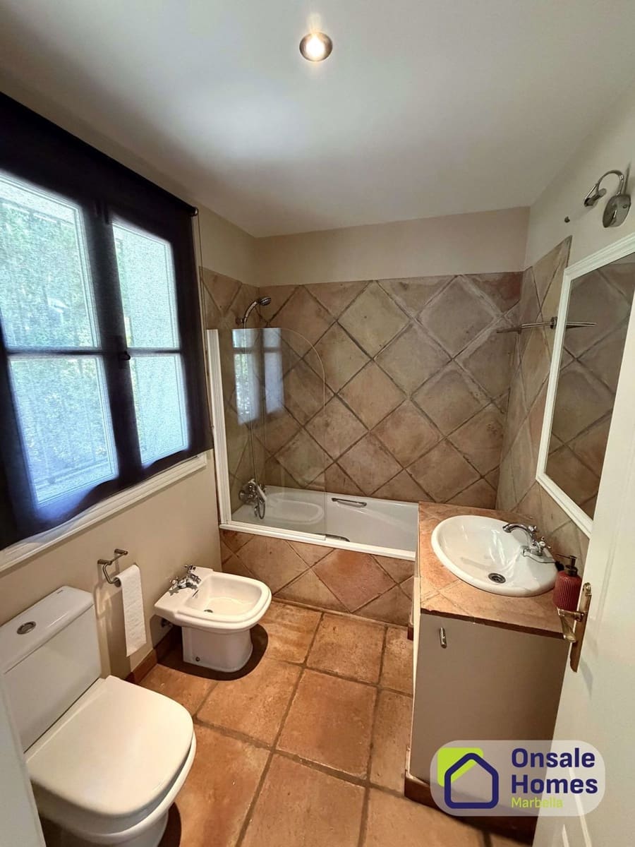 5 quarto Moradia para arrendar em Golden Mile com piscina garagem - 9 000 € (Ref: 9854857)