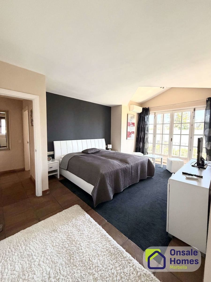 5 quarto Moradia para arrendar em Golden Mile com piscina garagem - 9 000 € (Ref: 9854857)