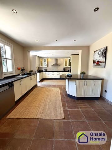 5 bedroom Villa for rent in Sierra Blanca, Marbella with pool garage - € 9,000 (Ref: 9854857)
