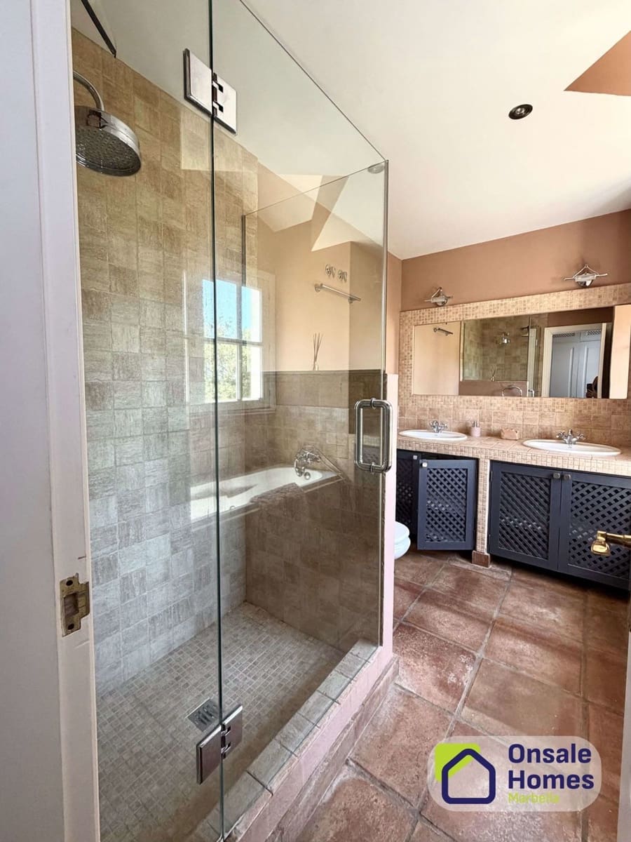 5 quarto Moradia para arrendar em Golden Mile com piscina garagem - 9 000 € (Ref: 9854857)