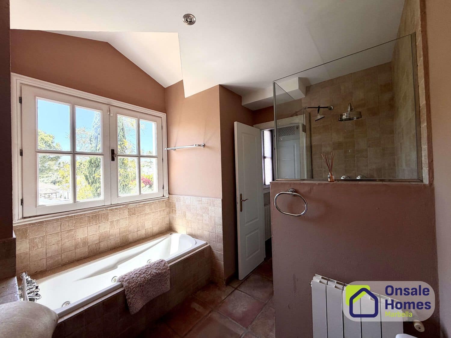 5 quarto Moradia para arrendar em Golden Mile com piscina garagem - 9 000 € (Ref: 9854857)