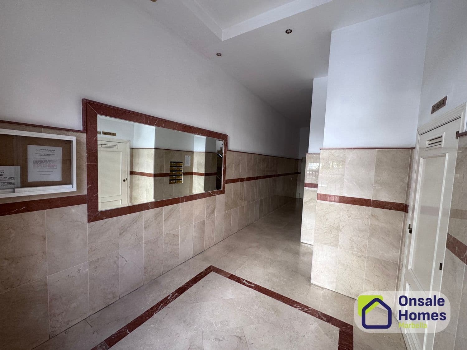 4 soverom Leilighet til salgs i Estepona med garasje - € 630 000 (Ref: 9863992)