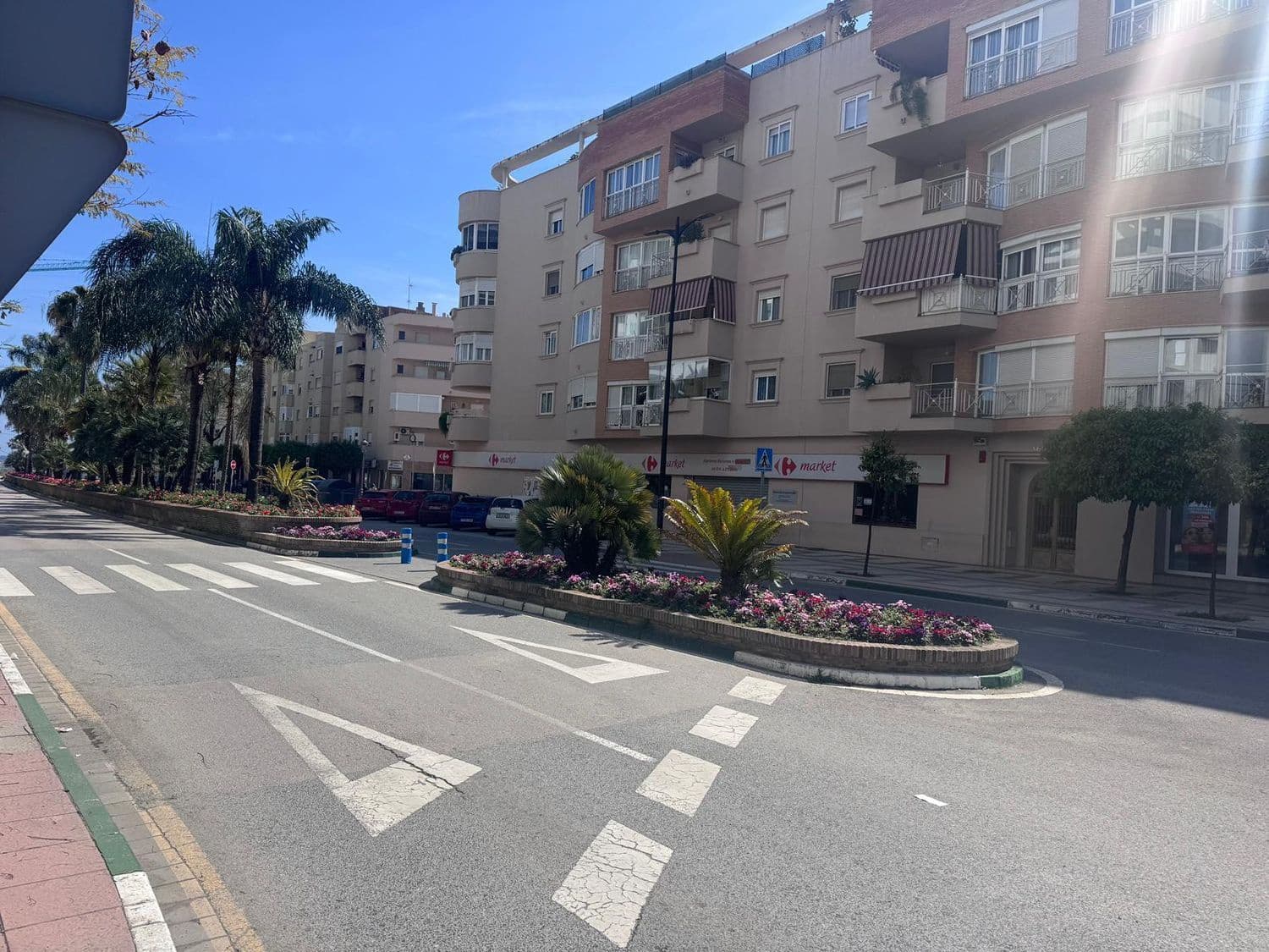 4 bedroom Apartment for sale in Estepona with garage - € 630,000 (Ref: 9863992)