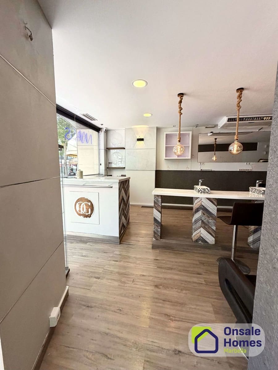 Commercial for rent in Marbella - € 2,500 (Ref: 9863993)