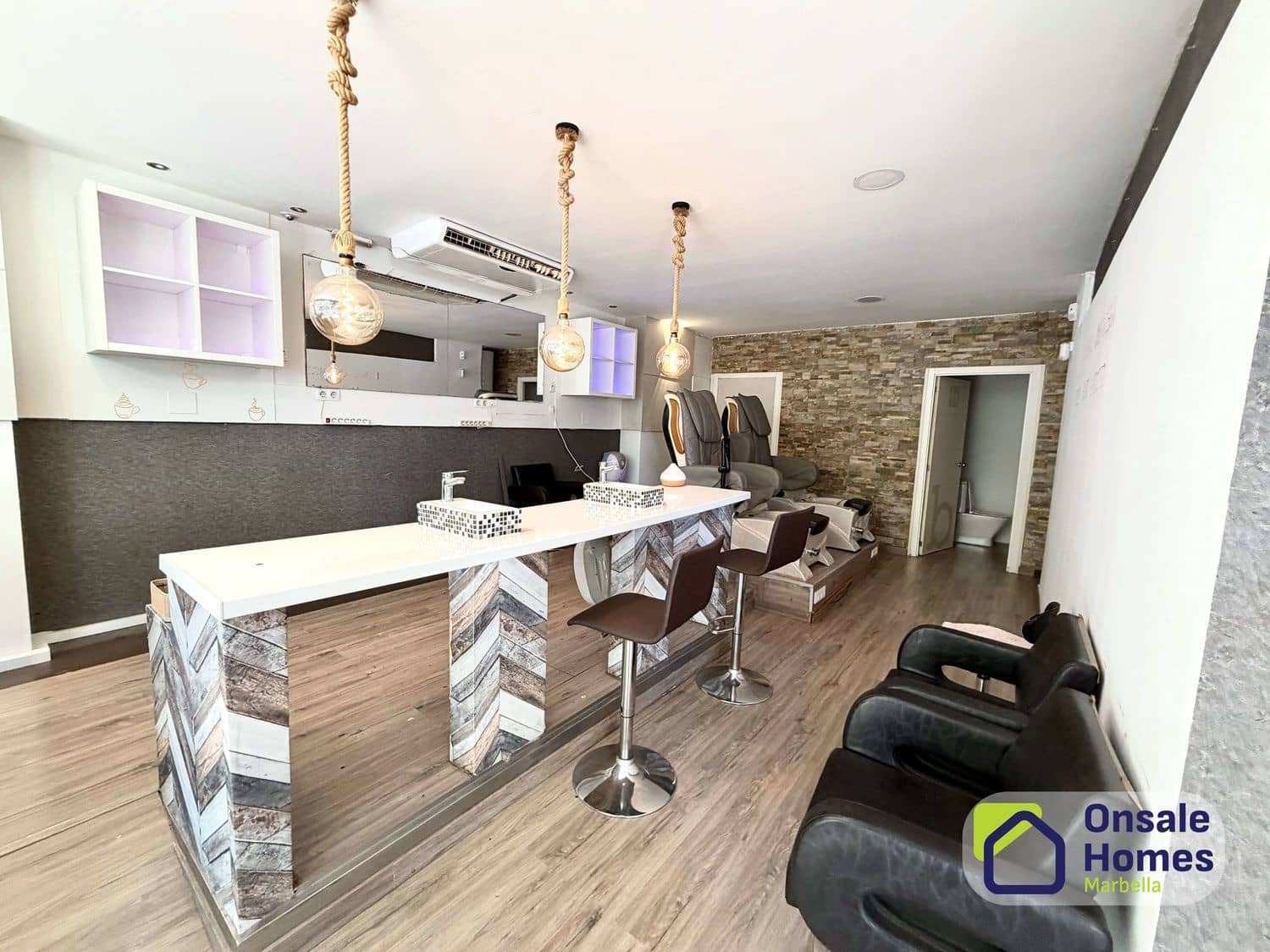 Commercial for rent in Marbella - € 2,500 (Ref: 9863993)
