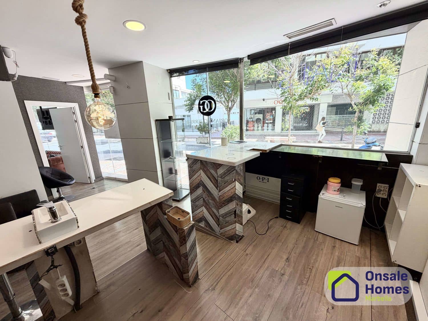 Commercial for rent in Marbella - € 2,500 (Ref: 9863993)