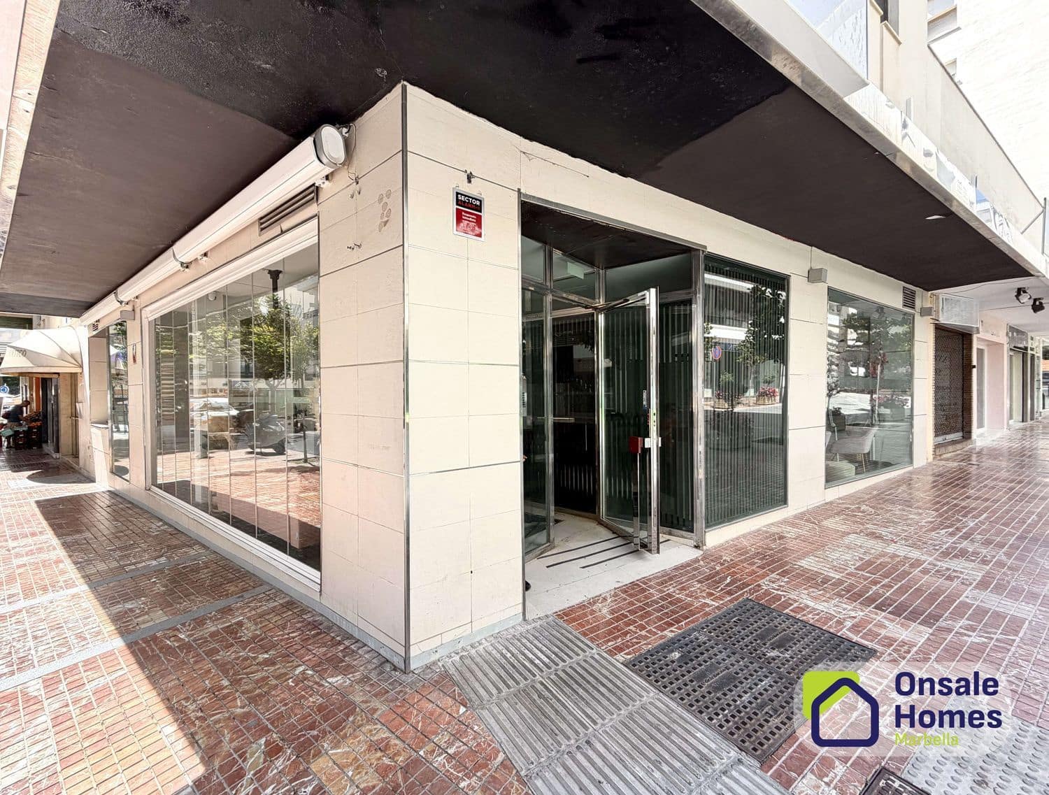 Commercial for rent in Marbella - € 2,500 (Ref: 9863993)
