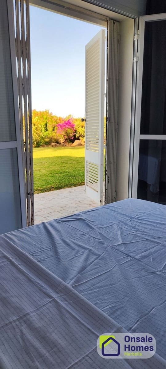 3 bedroom Apartment for sale in Rio Real with pool garage - € 1,000,000 (Ref: 9866255)