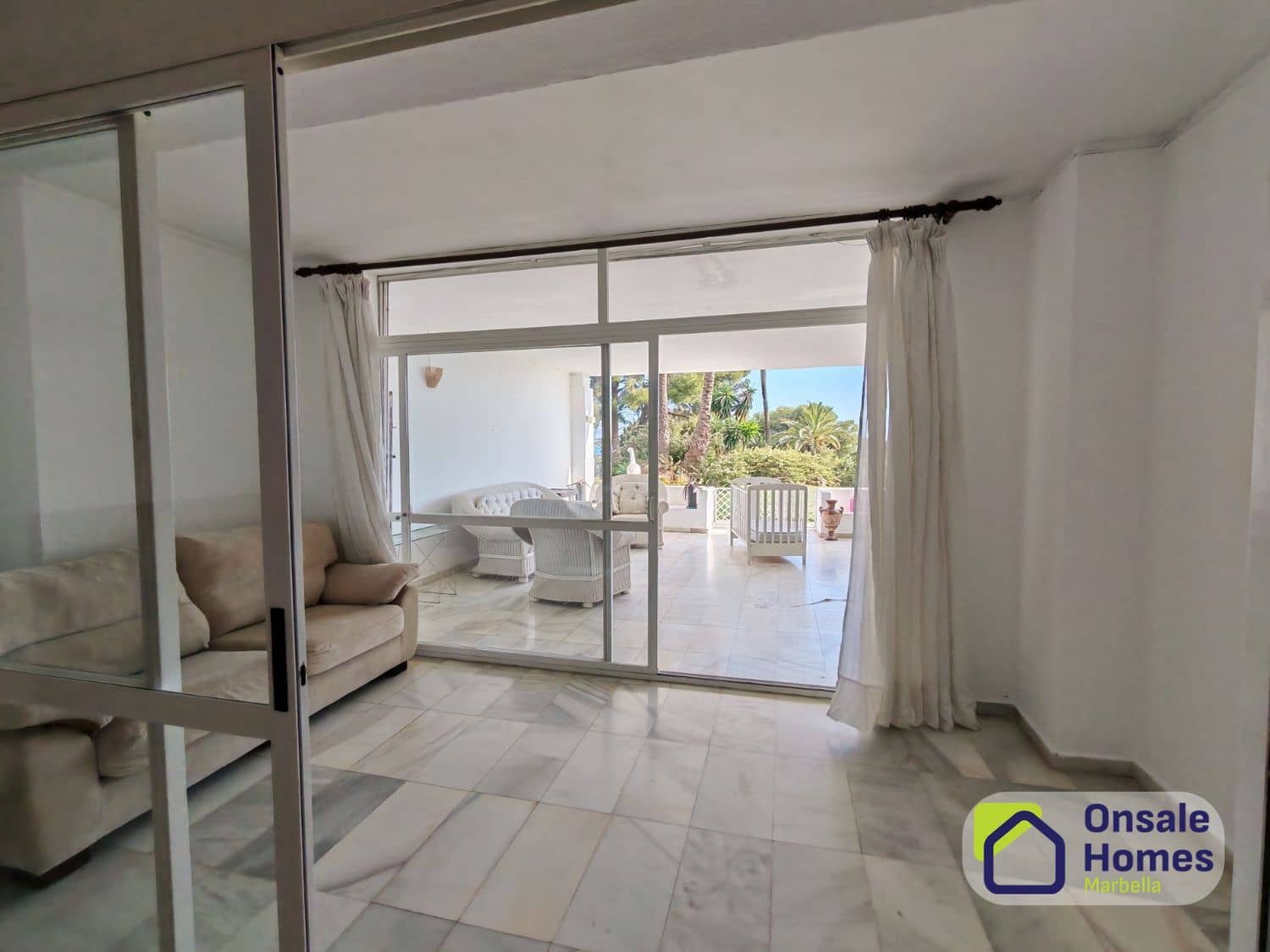 3 bedroom Apartment for sale in Rio Real with pool garage - € 1,000,000 (Ref: 9866255)