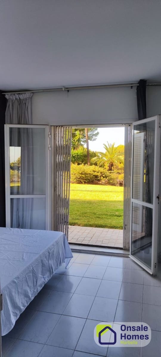 3 bedroom Apartment for sale in Rio Real with pool garage - € 1,000,000 (Ref: 9866255)
