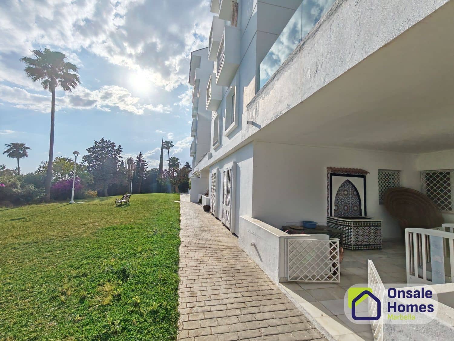 3 bedroom Apartment for sale in Rio Real with pool garage - € 1,000,000 (Ref: 9866255)