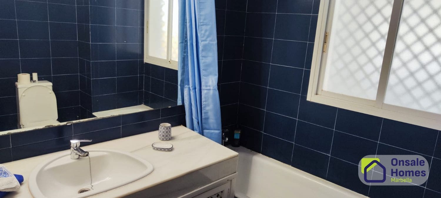 3 bedroom Apartment for sale in Rio Real with pool garage - € 1,000,000 (Ref: 9866255)