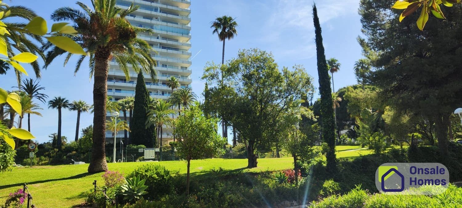 3 bedroom Apartment for sale in Rio Real with pool garage - € 1,000,000 (Ref: 9866255)