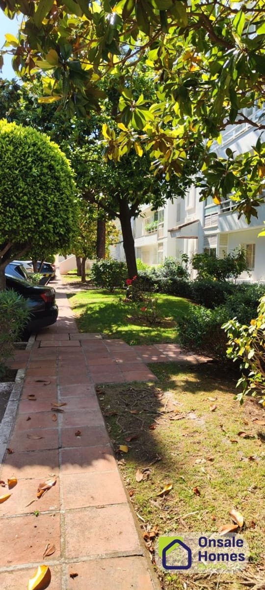 3 bedroom Apartment for sale in Rio Real with pool garage - € 1,000,000 (Ref: 9866255)