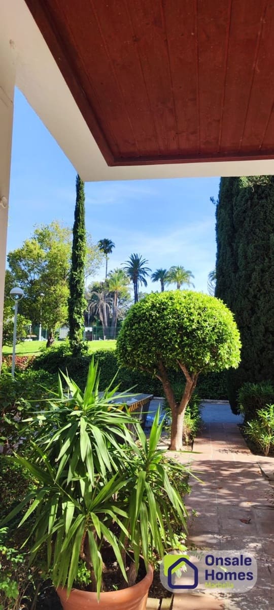 3 bedroom Apartment for sale in Rio Real with pool garage - € 1,000,000 (Ref: 9866255)