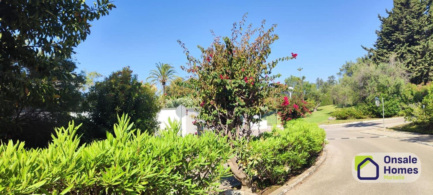 3 bedroom Apartment for sale in Rio Real with pool garage - € 1,000,000 (Ref: 9866255)