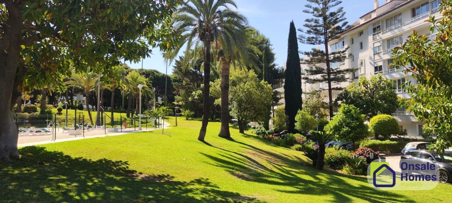 3 bedroom Apartment for sale in Rio Real with pool garage - € 1,000,000 (Ref: 9866255)