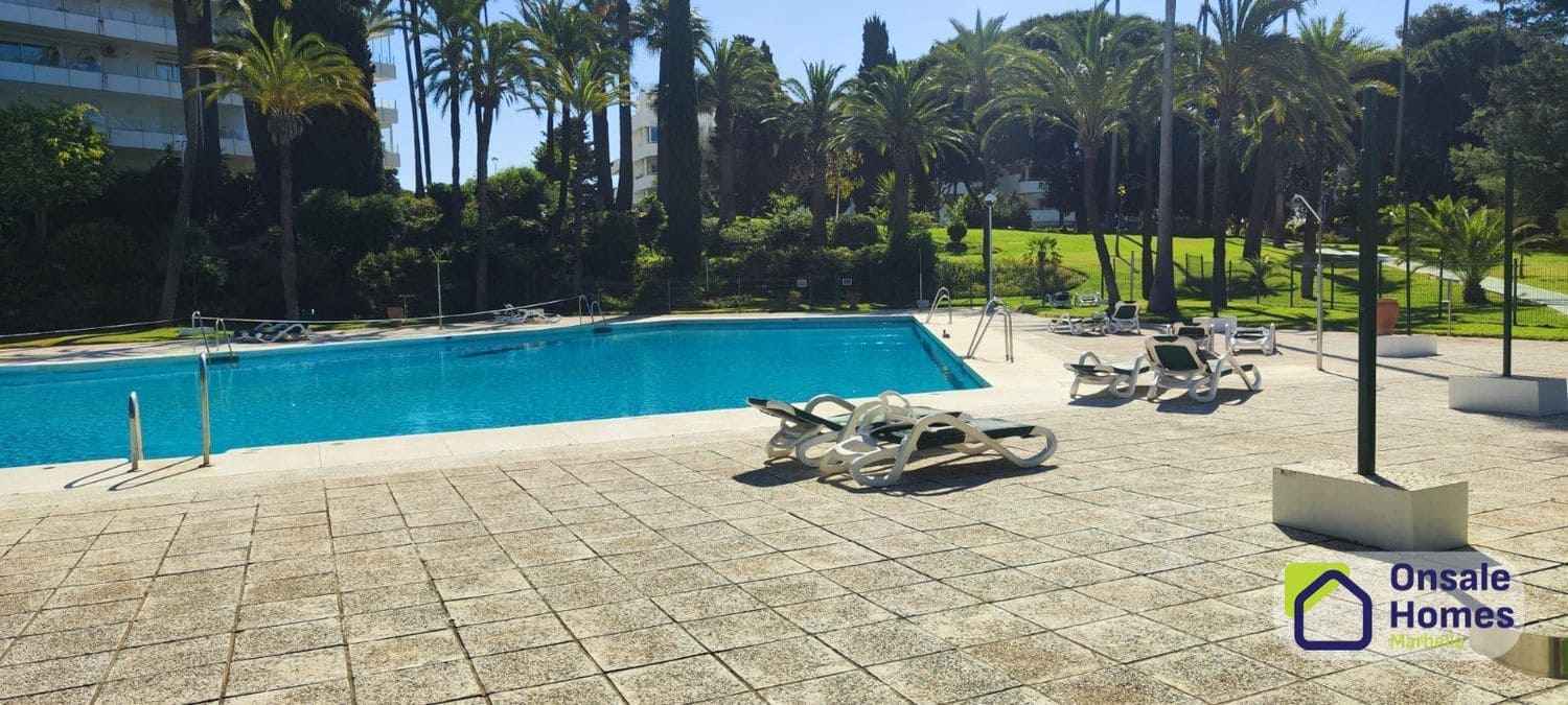 3 bedroom Apartment for sale in Rio Real with pool garage - € 1,000,000 (Ref: 9866255)