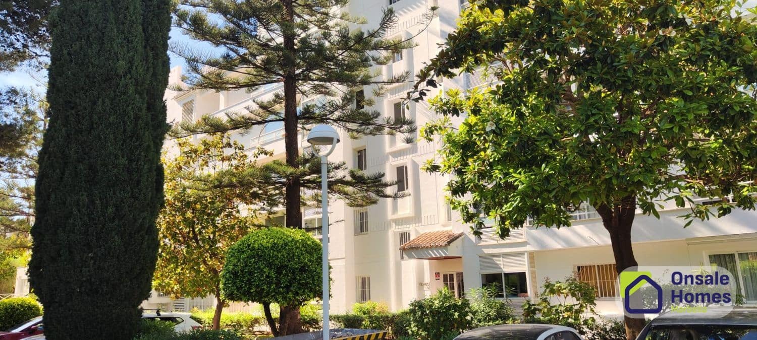 3 bedroom Apartment for sale in Rio Real with pool garage - € 1,000,000 (Ref: 9866255)