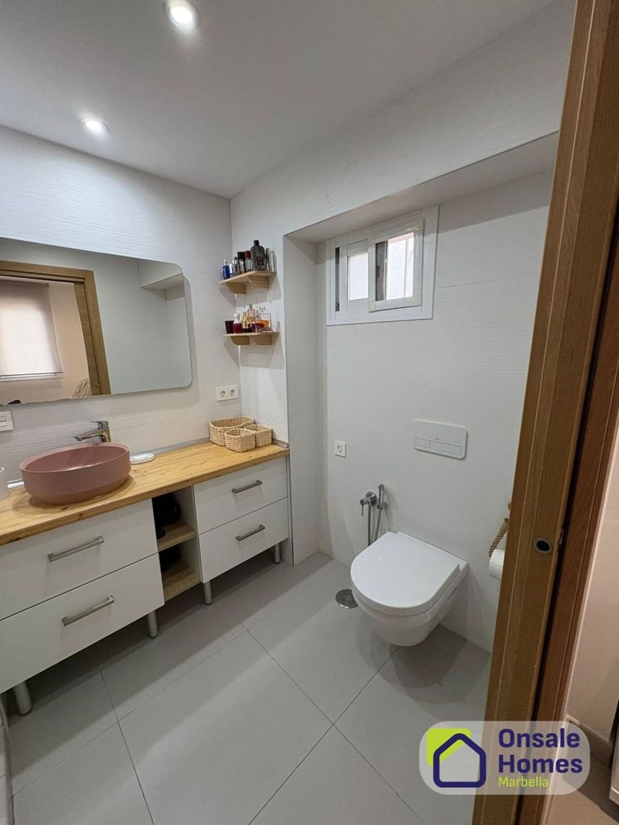 Apartamento de 2 habitaciones en Marbella en venta con garaje - 374.000 € (Ref: 9868075)