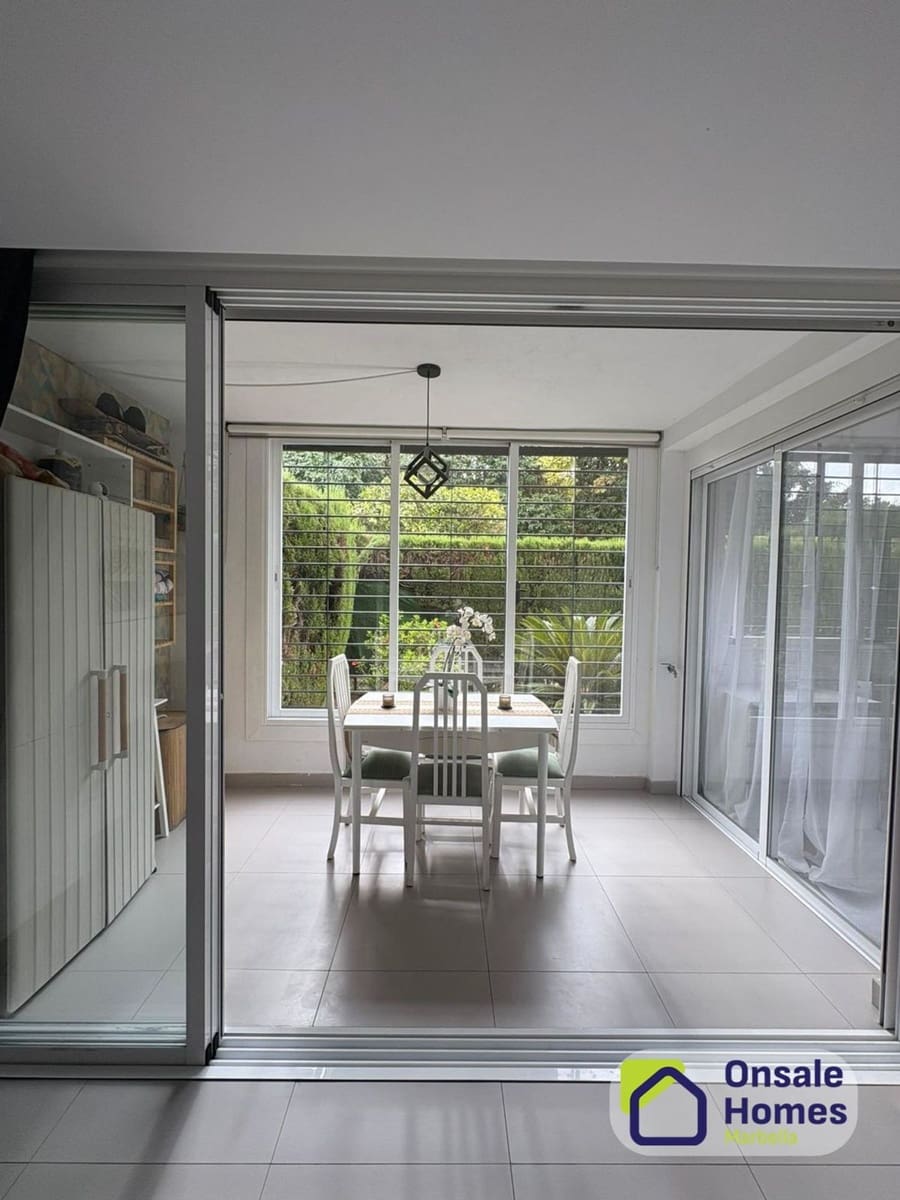 Apartamento de 2 habitaciones en Marbella en venta con garaje - 374.000 € (Ref: 9868075)