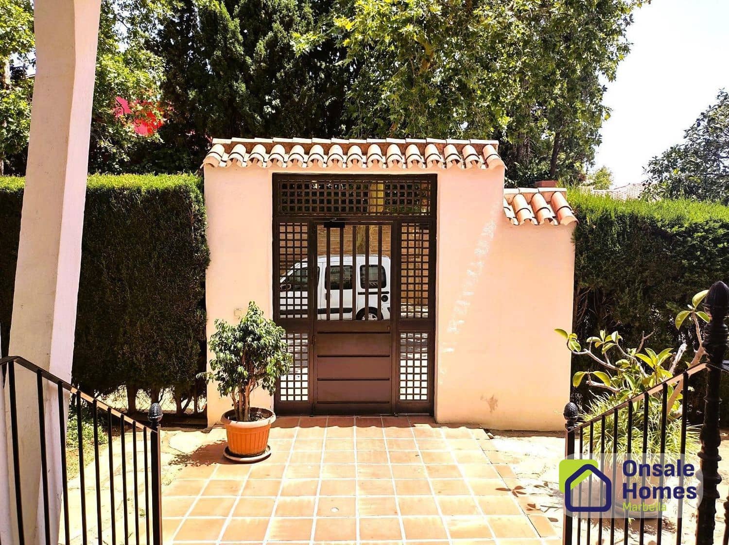 Apartamento de 2 habitaciones en Marbella en venta con garaje - 374.000 € (Ref: 9868075)