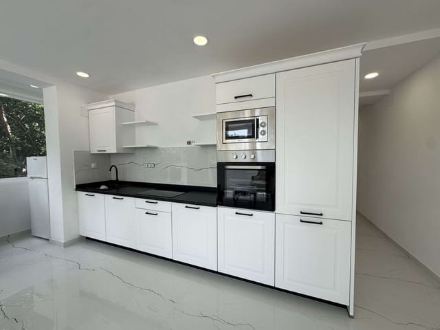 2 soveværelse Lejlighed til salg i Ricardo Soriano, Marbella med garage - € 390.000 (Ref: 9875458)