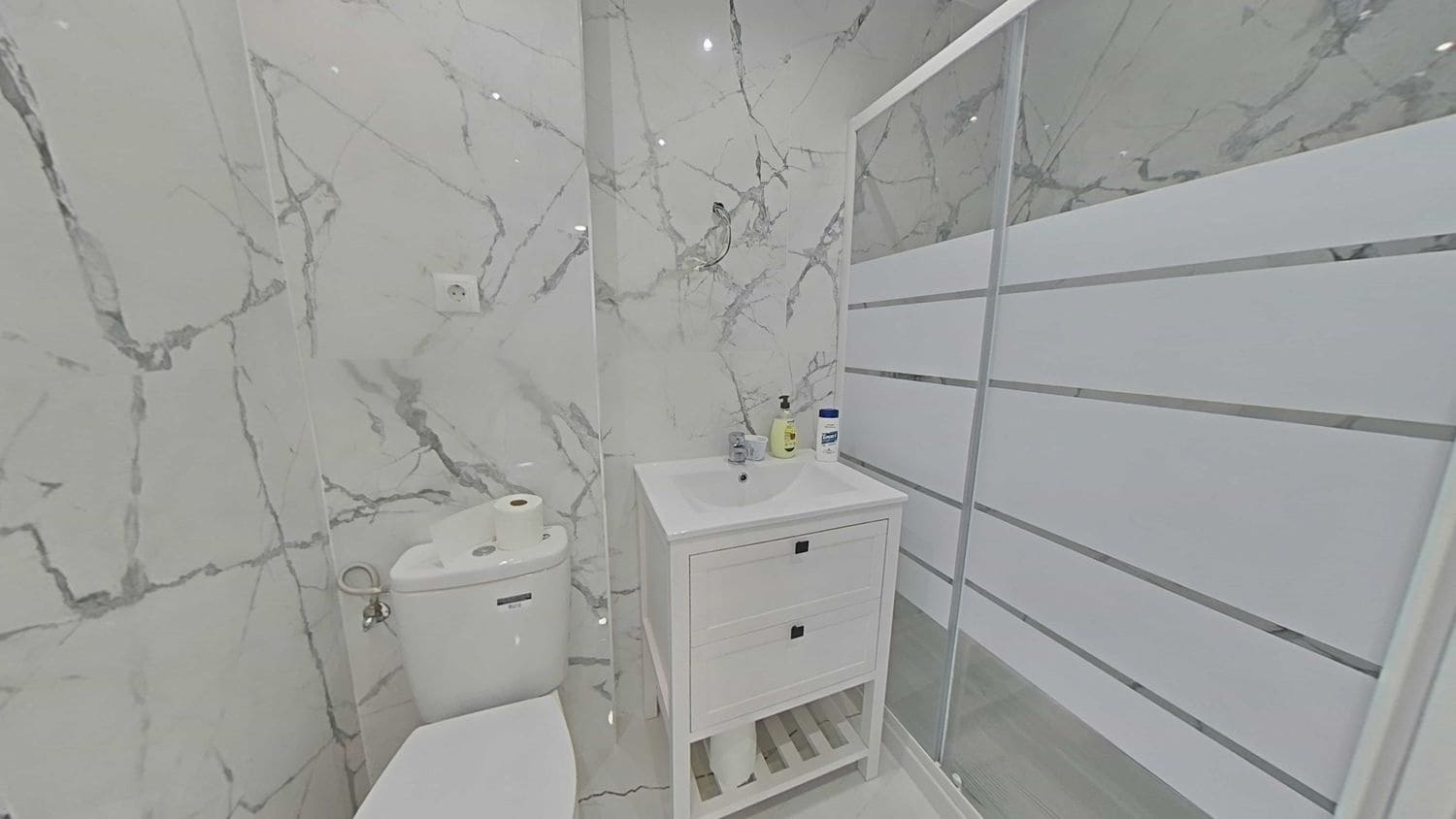 Apartamento de 2 habitaciones en Marbella en venta con garaje - 390.000 € (Ref: 9875458)