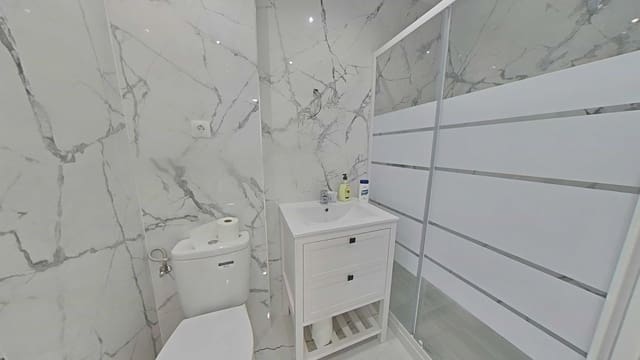 2 soveværelse Lejlighed til salg i Ricardo Soriano, Marbella med garage - € 390.000 (Ref: 9875458)
