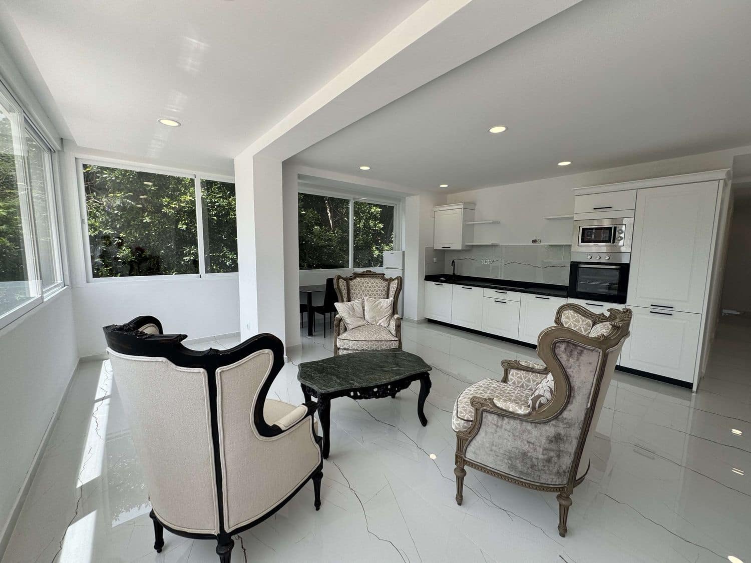 Apartamento de 2 habitaciones en Marbella en venta con garaje - 390.000 € (Ref: 9875458)
