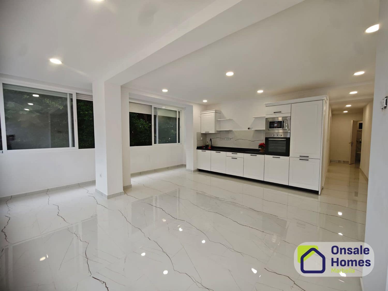 2 sovrum Lägenhet till salu i Marbella med garage - 390 000 € (Ref: 9875458)