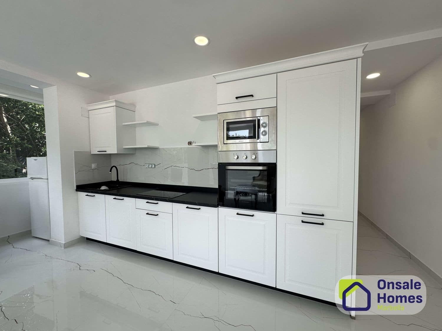 2 sovrum Lägenhet till salu i Marbella med garage - 390 000 € (Ref: 9875458)