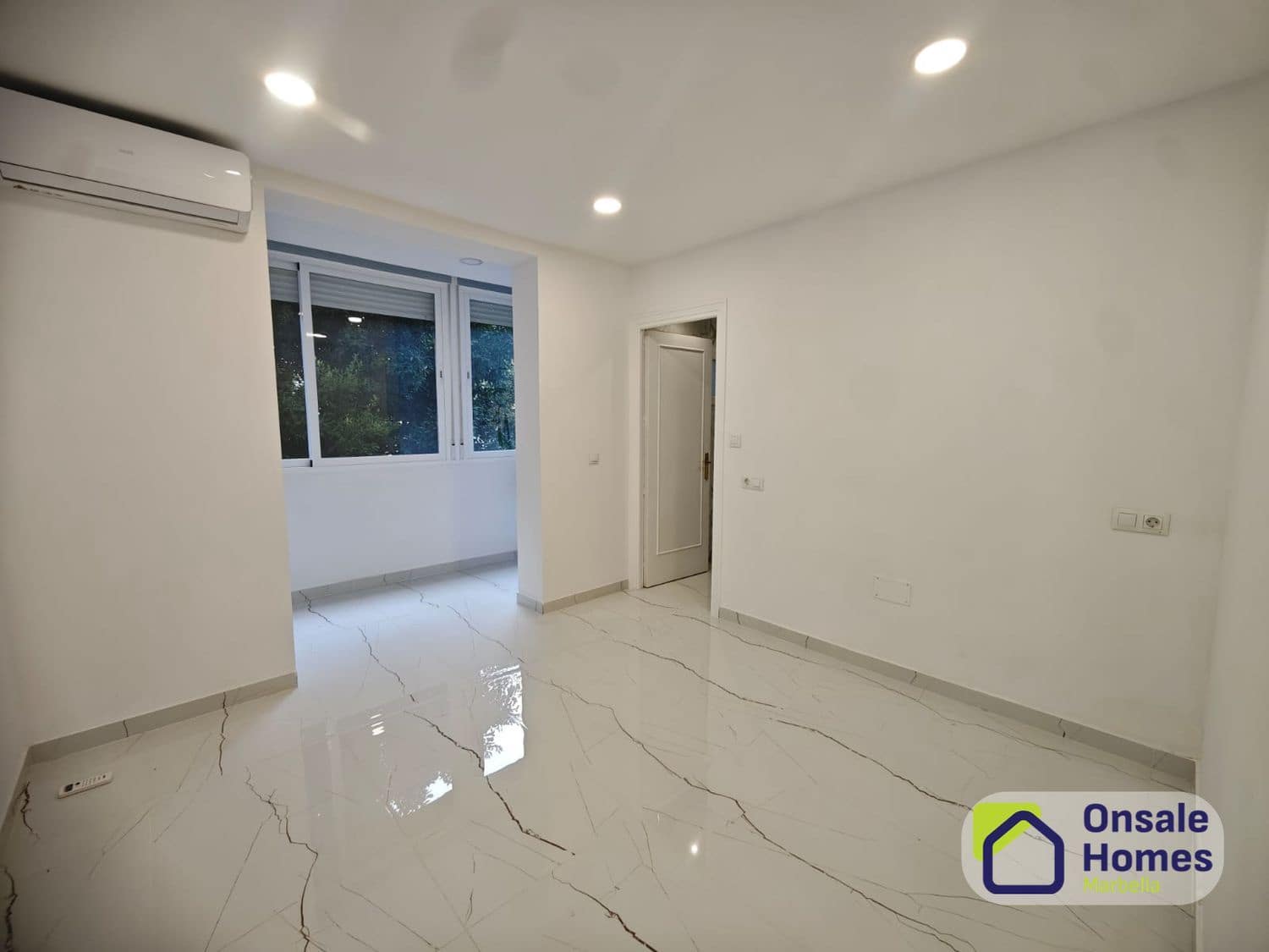 2 sovrum Lägenhet till salu i Marbella med garage - 390 000 € (Ref: 9875458)