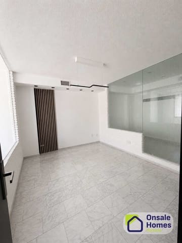 Office for sale in Playa Bajadilla - Puertos, Marbella - € 370,000 (Ref: 9875459)
