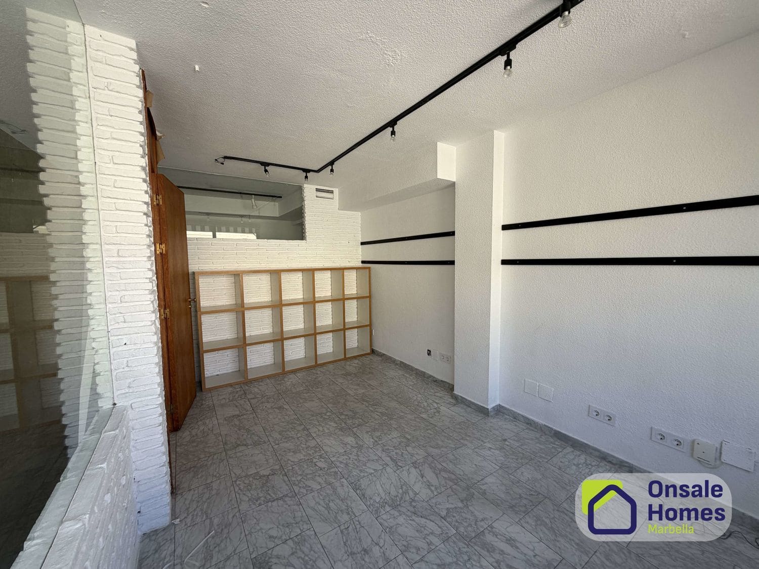 Office for sale in Marbella - € 370,000 (Ref: 9875459)